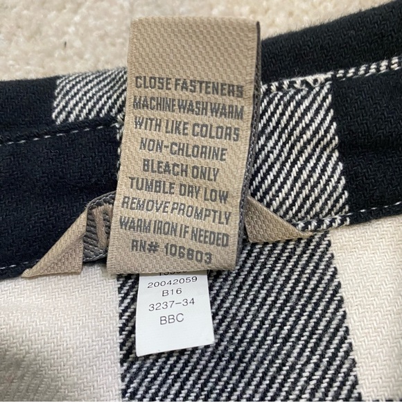 Duluth Trading Shacket Shirt Jacket Cream Black Check Fleece Lined Women's small - Picture 5 of 9